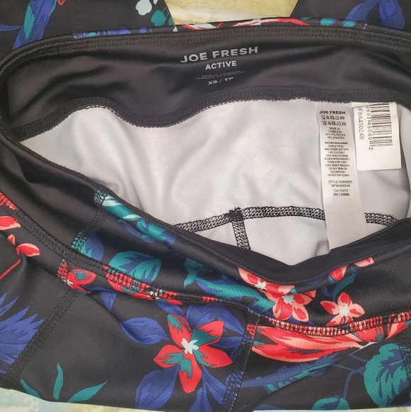 🎉3/$39 🆕️JOE FRESH Floral Crop Leggings - Picture 4 of 7